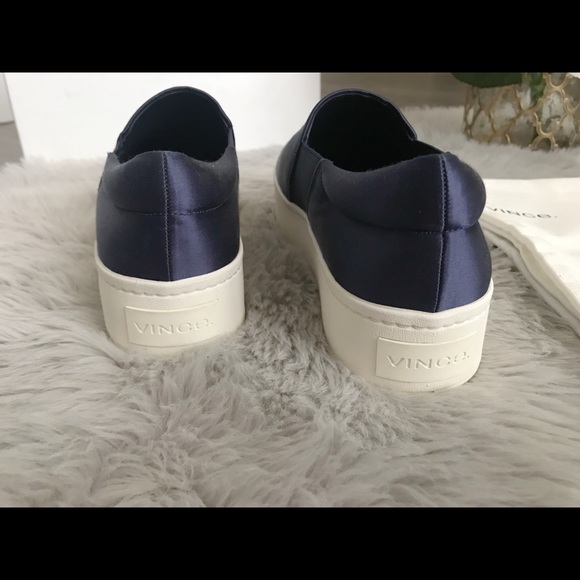 VINCE Warren Low Top Slip On Fashion Sneakers NIB - Picture 2 of 8